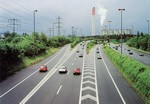 Nicolas Faure, Autoland: Bilder aus der Schweiz ; [im Zusammenhang mit der Ausstellung "Die Schweizer Autobahn", Museum für Gestaltung Zürich, 5. März bis 9. Mai 1999]